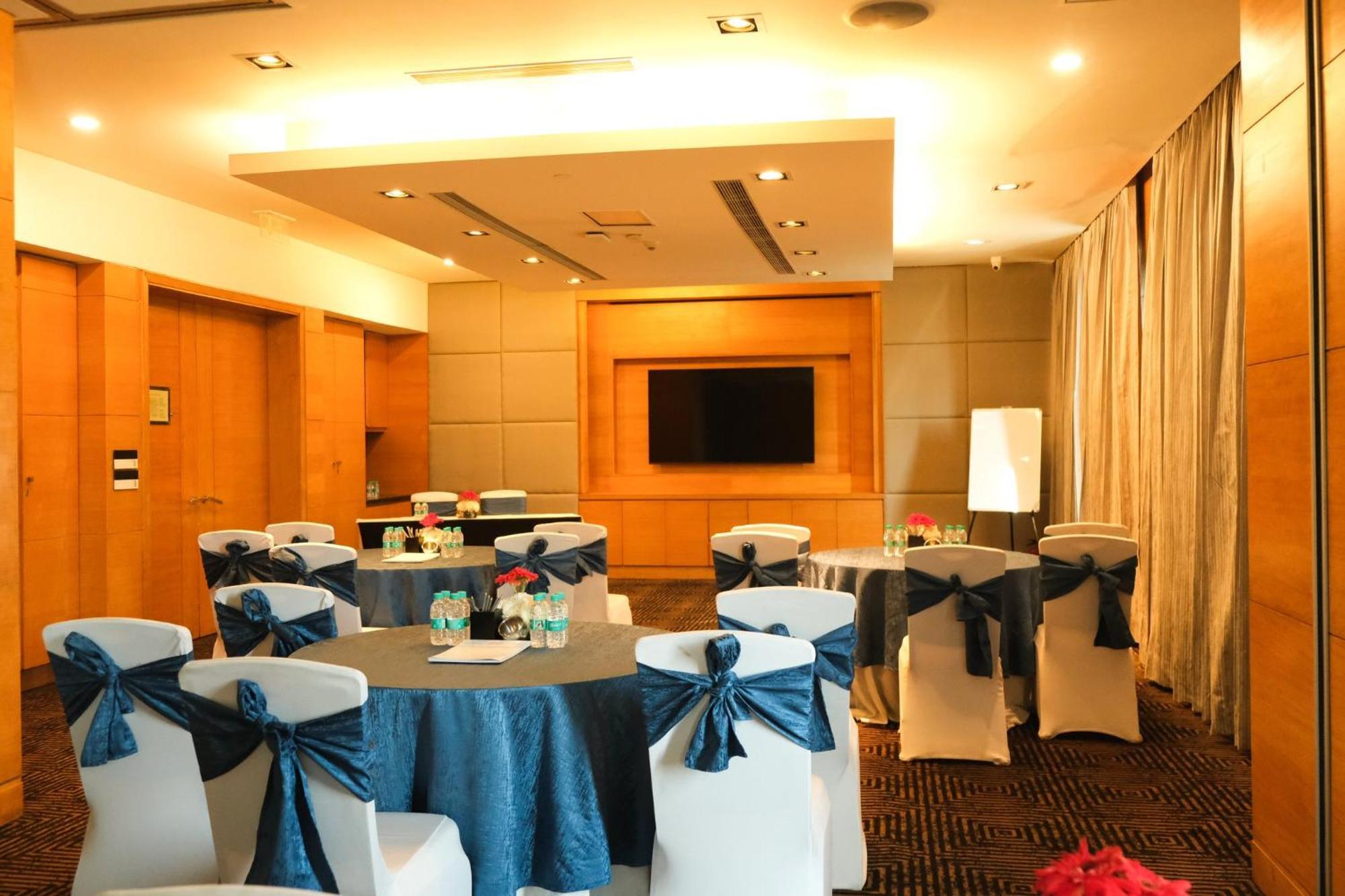 Crowne Plaza Today Gurugram By Ihg Gurgaon Exterior foto