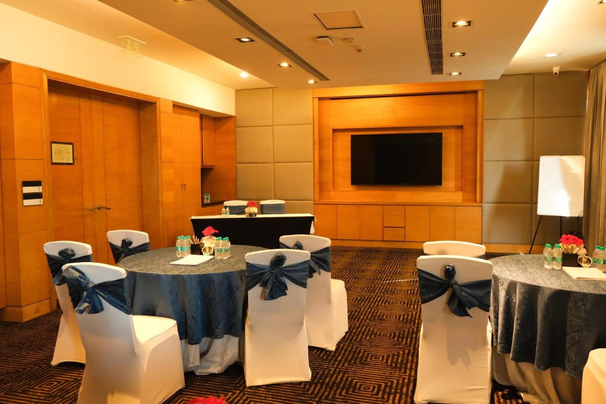 Crowne Plaza Today Gurugram By Ihg Gurgaon Exterior foto