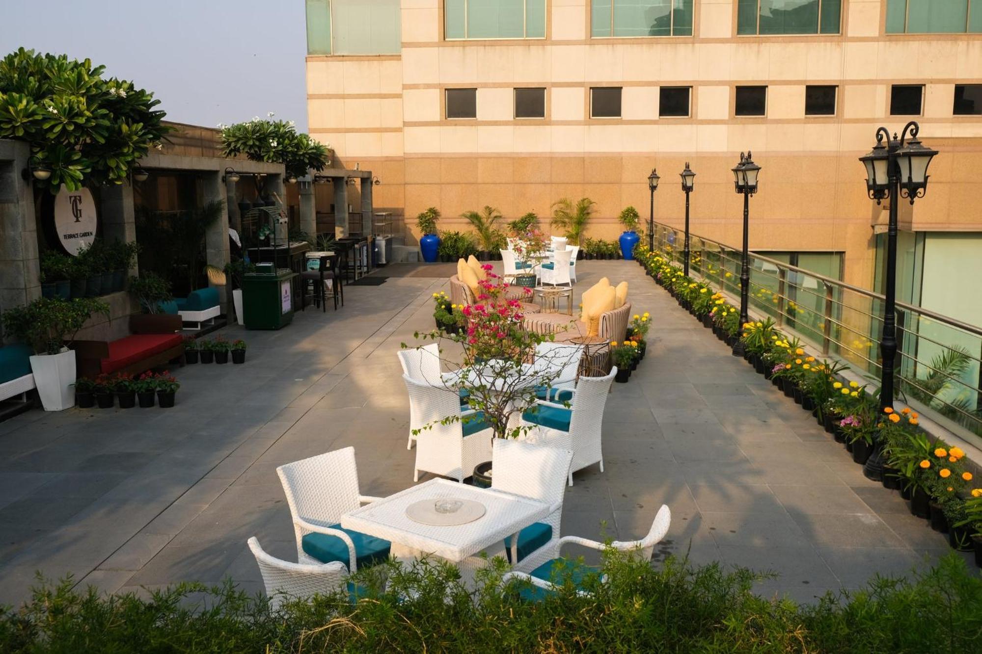 Crowne Plaza Today Gurugram By Ihg Gurgaon Exterior foto